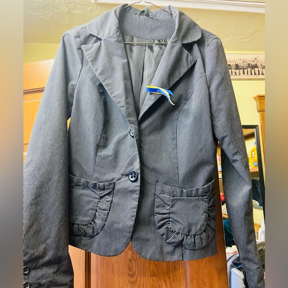 Dark navy blue almost black striped jacket with embellished pockets. Size M/S - Picture 3 of 3